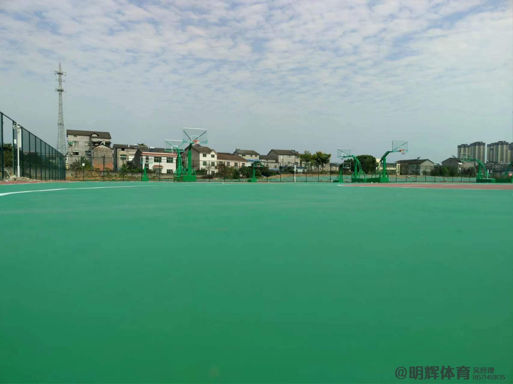 十堰硬地丙烯酸球场的优缺点